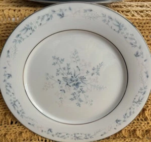 Vintage Noritake China CAROLYN 2693 Dinner Plate 1 PC Floral Beautiful ❤️ - Picture 1 of 3