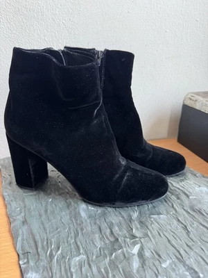 BOTELLAS AL TOBILLO DE TERCIOPELO SAINT LAURENT PARIS BLOCK HILLS NEGRAS ITALIA TALLA 8,5 Foto 1 de 4