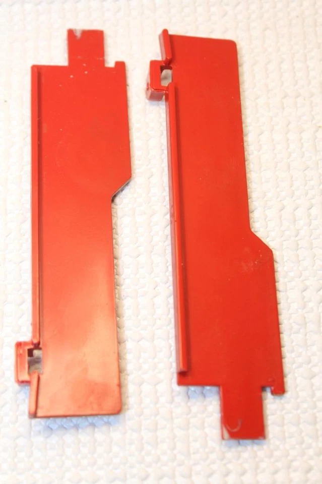 BACHMANN G SCALE SIDE WALKWAYS FOR 4-6-0 ENGINE (RED) - Image 1 of 1
