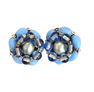 Pendientes de clip de cuentas con racimo de vidrio artístico azul vintage de Japón - Imagen 1 de 6