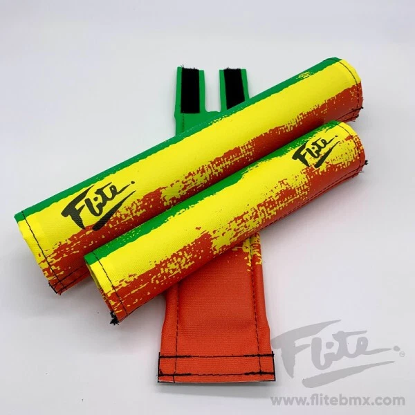 FLITE PADS, Oldschool BMX BOB GNARLY RASTA JUEGO DE 3 ALMOHADILLAS ROJO/AMARILLO/VERDE SE NUEVO Foto 1 de 1