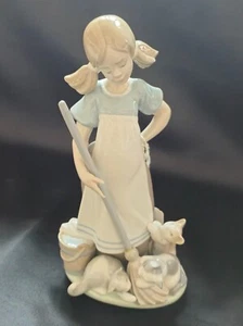 VINTAGE Lladro Figurine Playful Kittens - Girl with Kittens #5232 no box, Spain - Picture 1 of 9