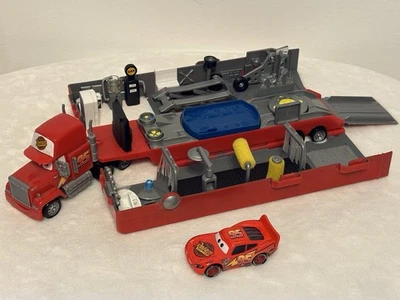 Disney Pixar Cars 2006 Mattel Mack Superliner W/ Lightning McQueen All Parts Inc - Image 1 of 4