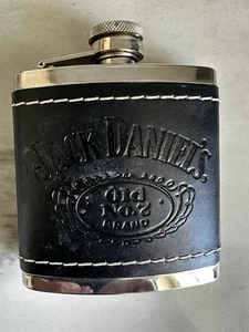 2009 Jack Daniels "Old No 7" Marke Edelstahl Leder umwickelt 5 Unzen Flachmann - Bild 1 von 2