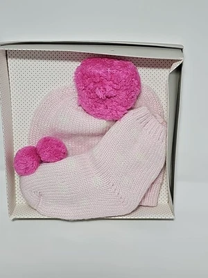 Conjunto de sombrero y botines de punto Pottery Barn Kids rosa a lunares pompón, 3-6 meses Foto 1 de 4