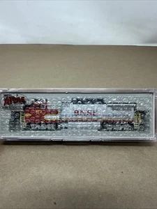 N scale Atlas #48806 Dash 8-40BW BSNF #574 - Picture 1 of 4