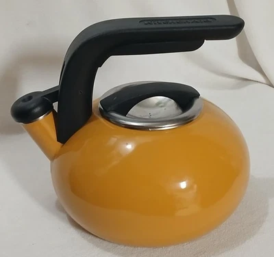 KitchenAid 1,5 cuartos Tetera amarilla silbante tetera mediados de siglo moderna limpia Foto 1 de 4
