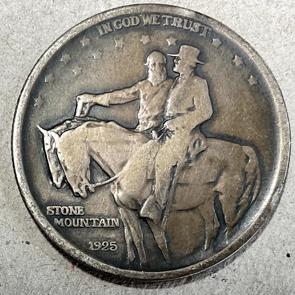 1925 stone mountain commemorative half dollar with beautiful toning / patina - Image 1 of 4