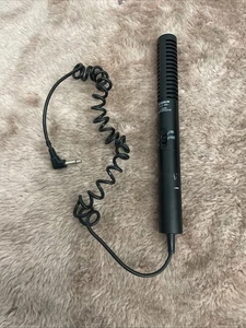 Aden ECZ-990 Zoom Microphone With 3.5mm Headphone Jack - Picture 1 of 7