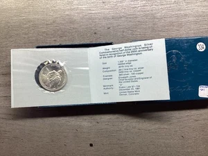 1732-1982 Uncirculated George Washington Silver 1/2 Dollar w/ Box & COA 60825-21 - Picture 1 of 3