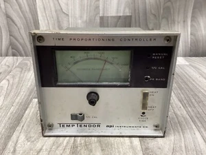 API Instruments 712 Time Proportioning Temperature Control #17A125PR2*CO - Picture 1 of 4