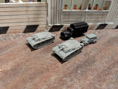 1/144 WWII German Kubelwagen Scout Stug III 3 Anti Tank Ford W3000 Ambulance USA - Image 1 of 4