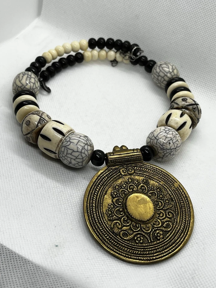 Gargantilla de cuentas gruesas sin marca 2,5" latón colgante hueso y cuentas de cerámica Foto 1 de 4