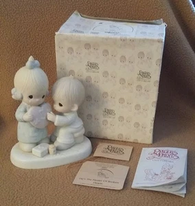 Precious Moments Figurine 1986 "HE'S THE HEALER OF BROKEN HEARTS" #100080  - Picture 1 of 8
