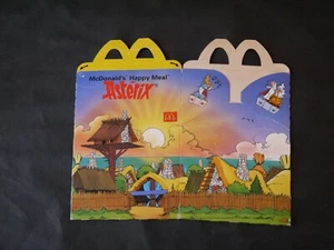 JOUET MAC DONALD'S HAPPY MEAL UDERZO ASTERIX VILLAGE DECOUPAGE - Picture 1 of 2