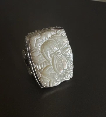 Piedra luna flor madreperla tallada en plata esterlina Stephen Dweck talla 7 Foto 1 de 4