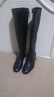 Botas de cuña altas hasta la rodilla de cuero negras TORY BURCH Sofia talla 5 Foto 1 de 4