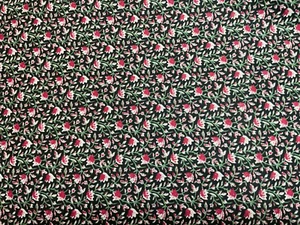 Fiori e boccioli rosa e bianchi su nero fuori produzione BTFQ - Foto 1 di 2