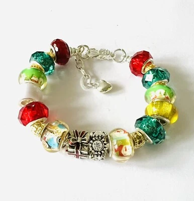 "Brazalete con dije europeo rojo, verde y plata Navidad 7-8,0"" ajustable" Foto 1 de 4