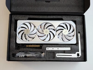 GIGABTYE AERO OC NVIDIA GeForce RTX 4080 Super 16GB Grafikkarte - Top - Bild 1 von 3