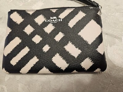 New  COACH  LEATHER F23715  Wristlet in SVMRW  RED BLACK  Leather MSRP $78 - Image 1 of 3