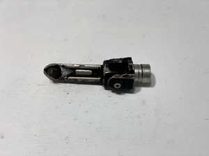 Suzuki GSXR750 2007 clavija trasera conductor OEM reposapiés lateral derecho GSXR 750 SB - Imagen 1 de 1