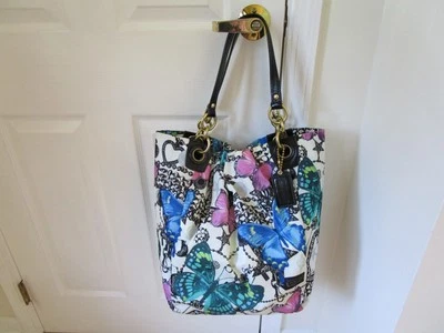 Bolso de Mano Coach Butterfly Grande Tela Multicolor Borde de Cuero Negro Foto 1 de 4