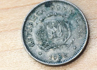 1986 Dominican Republic 10 Centavos - Image 1 of 2