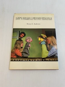 VTG 1973 BENNY E. ANDERSEN LET'S START A PUPPET THEATRE HC BOOK - Picture 1 of 6