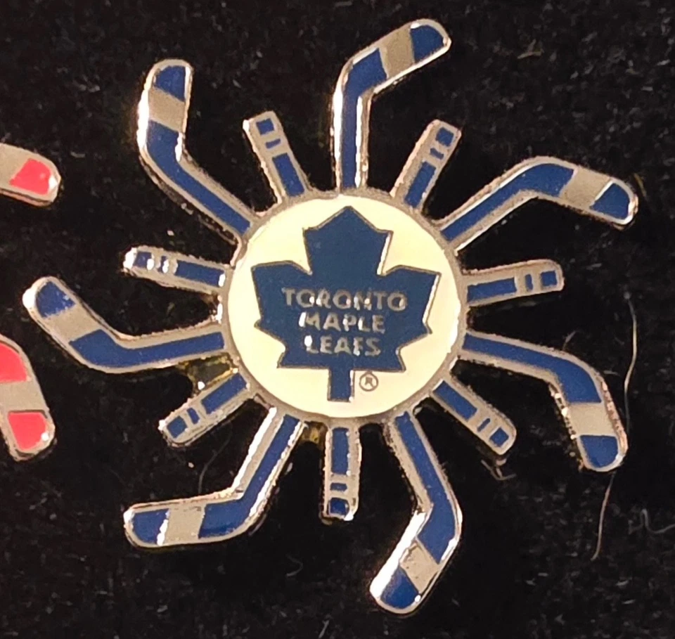 TORONTO MAPLE LEAFS HOCKEY STICKS Lapel Pin - Image 1 of 1