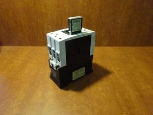 Siemens contactor 3RT1044-1B 24VDC 30KW - Picture 1 of 4