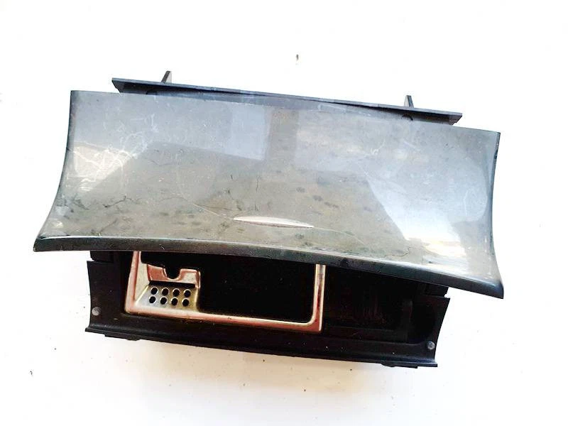 a2118101330 Cenicero Mercedes-Benz Clase E de1945345-13 Foto 1 de 3