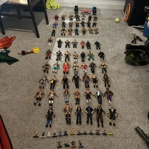 wwe figures - Picture 1 of 8