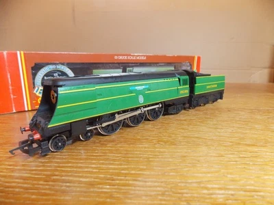 HORNBY R374 SR BATTLE OF BRITAIN CLASS LOCO No 21C165 HURRICANE SR Green Livery. - Image 1 of 4