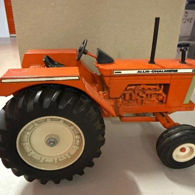 Ertl D21 Allis-Chalmers Tractor 1987 Special Edition 1/16 Tractor - Image 1 of 4