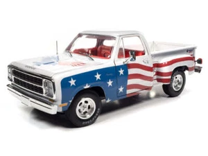 Auto World 1980 Dodge D150 Stepside Patriotic Pickup 1:18 Scale Diecast AW310 - Picture 1 of 11
