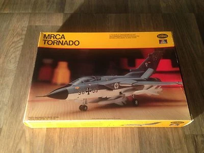 VINTAGE TESTORS 1/72 MRCA TORNADO KIT 872 - Image 1 of 4