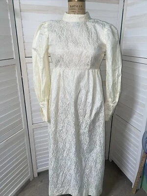 Vintage 60s Handmade Off White Lace Satin Sheath Wedding Dress/Gown Sz Small - Image 1 of 4