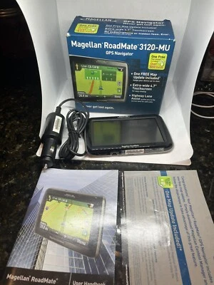 Magellan RoadMate 3120-MU 4.7 inch GPS Navigator - Black - Image 1 of 3