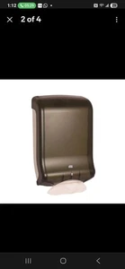 Dispensador de toallas de mano TORK multiplegable y plegable en C humo 73 TR - Imagen 1 de 2