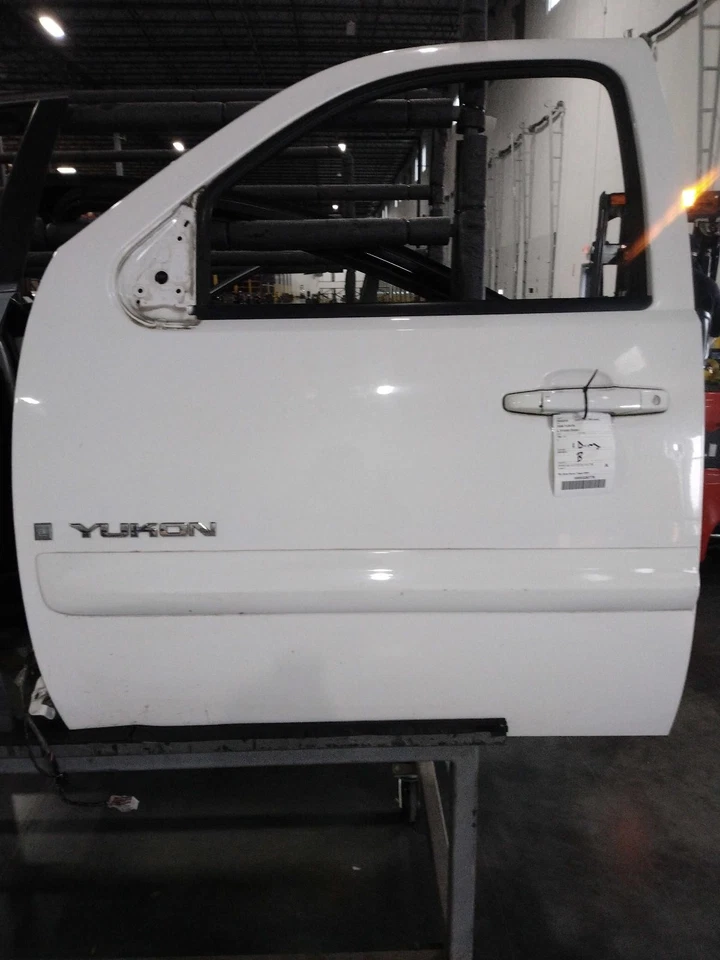 Conjunto de puerta delantera izquierda usado se adapta a: 2008 GMC Yukon delantero izquierdo grado B Foto 1 de 4