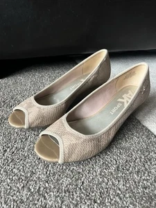 Anne Klein Sport Heels Women’s Camrynne Peep Toe Wedge | Beige Fabric | Size 7.5 - Picture 1 of 10