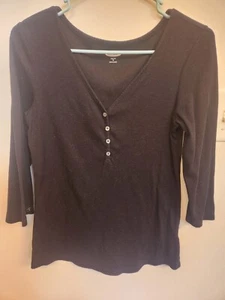 Old Navy Slim Fit Knit Top Women's Size Medium Long Sleeve Black Ribbed V-Neck - Picture 1 of 4
