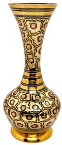 Made of Brass - Large 9 inch high Vase - A Rare Indian Decor - Alluring Desig... - Picture 1 of 4