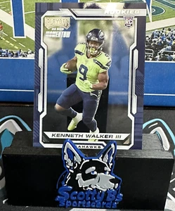 2022 Panini Chronicles Playoff Momentum #PMR-18 - Kenneth Walker III RC Rookie - Picture 1 of 3