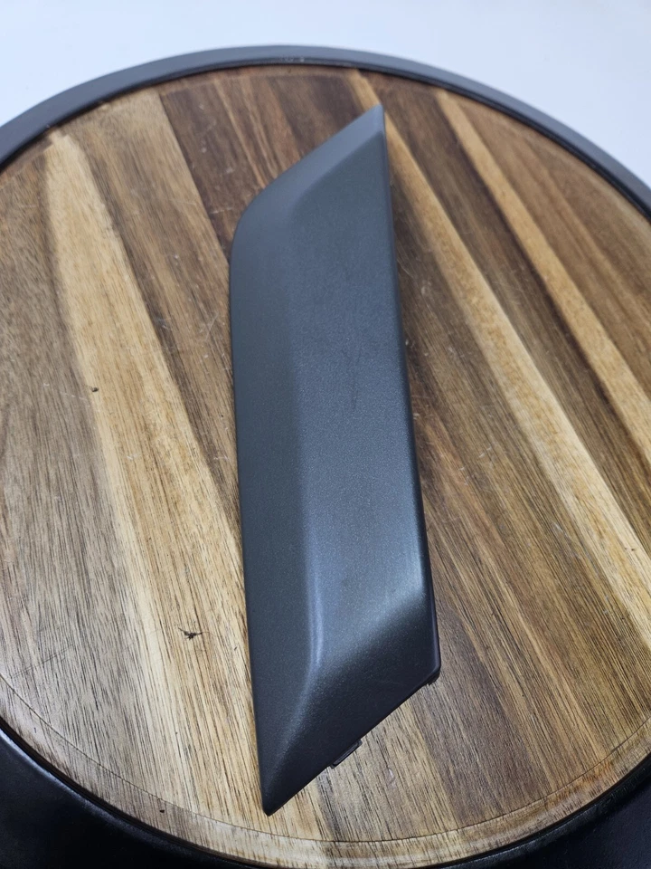 08-12 路虎 LR2 发球杆左后门面板把手盖原始设备制造商 — 第 1/4 张图片