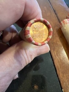 UNSEARCHED Lincoln Wheat Cent Roll with brilliant uncirculated penny on one end