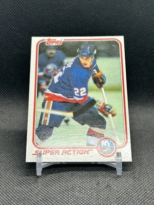1981-82 Topps Mike Bossy Super Action #125 New York Islanders NHL HOF 🔥🏒🔥 - Image 1 of 2