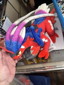 Pokemon Peluche Koraidon Sprint Construir Juguete de Peluche Grande Pokemon Escarlata Violeta - Imagen 1 de 7