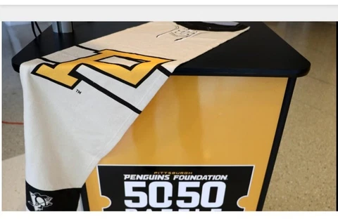 Pittsburgh Penguins Fitness Towel - 2022-2023 charity bag Cover